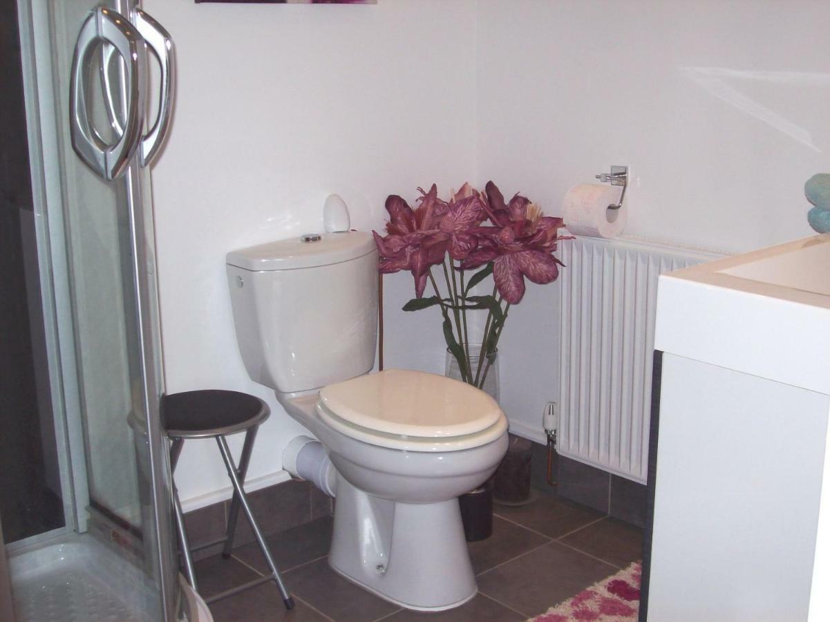 Le Rocher B&B Yvrandes 외부 사진